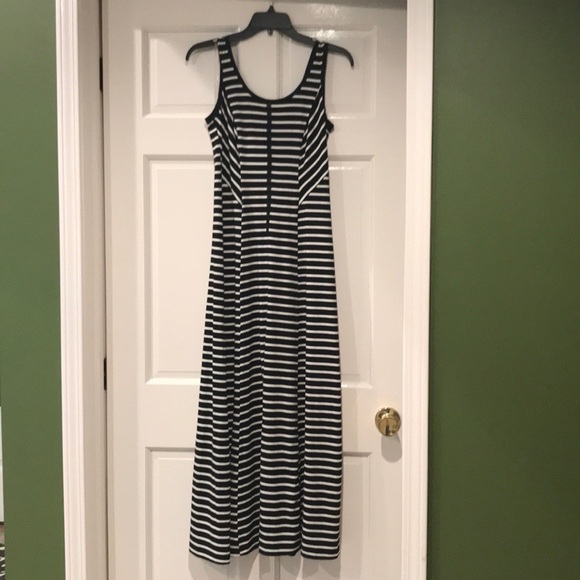 Signature by Robbie Bee Dresses & Skirts - Signature by Robbie Bee Petite Maxi Dress NWOT Signature by Robbie Bee Dresses & Skirts - Signature by Robbie Bee Petite Maxi Dress NWOT